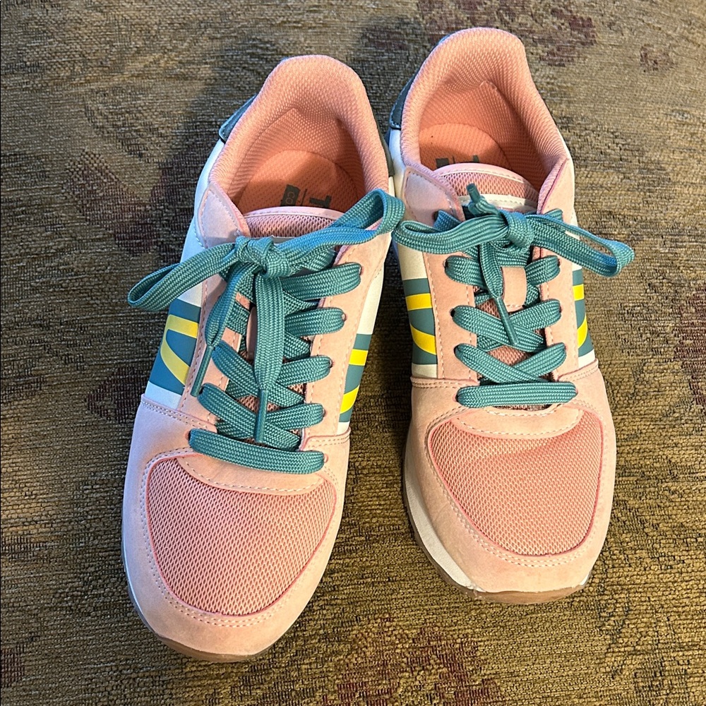 TRETORN Women's Loyola Fashion Sneakers